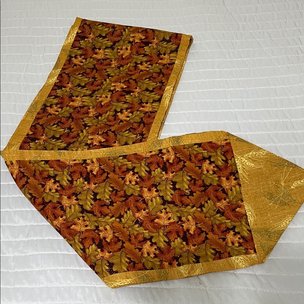 🌺Autumn Leaf Table Runner